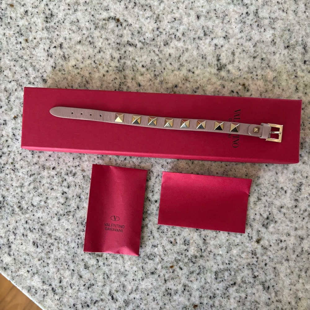Valentino Rockstud Bracelet Poudre Pink Leather Excellent Condition Authentic